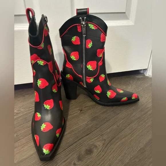 NWOB Dolls Kill x Strawberry Shortcake Black Meadow Greeting Cowboy Boots - Picture 5 of 7